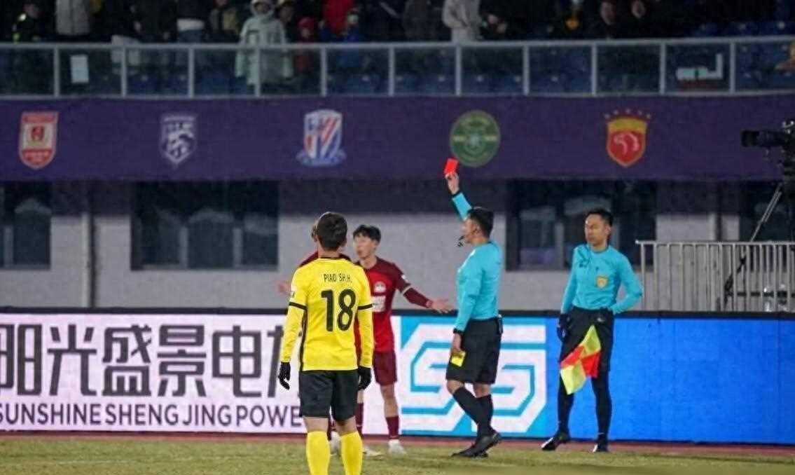 精彩绝伦的比赛引发球迷热烈讨论